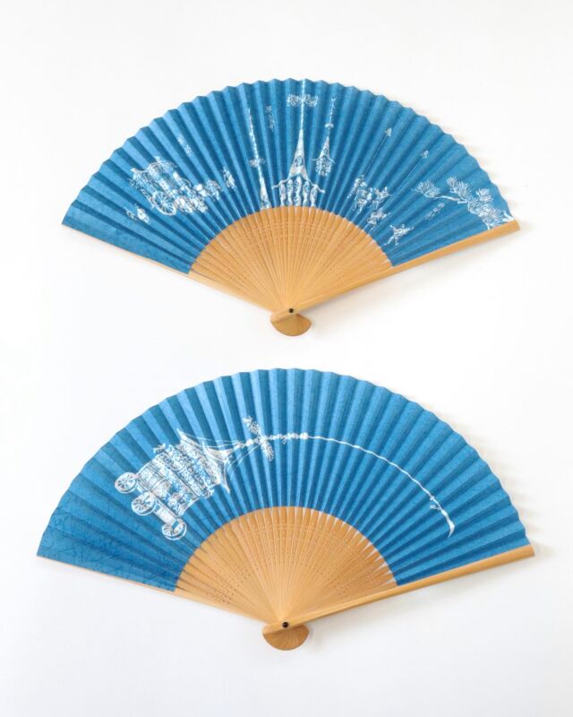 < NIPPON VISION MARKET >
今年の夏もD&DEPARTMENT KYOTOさんにて
展示販売させていただいております。
祇園祭に合わせ、長刀鉾や京の三大祭をあしらった夏扇子も販売いたします。
ショップの隣にはd&dさんの素敵なカフェもございますので
祇園祭と共に京の夏を感じにお立ち寄りください🎐🍉

< NIPPON VISION MARKET 京扇堂の扇子 >
日程：2025/6/26（木）～8/6（月）
時間：11:00～18:00（水曜休）※最終日は17:00まで
場所：D&DEPARTMENT KYOTO

＊白竹夏扇子　三大祭/鉾　¥2,750

#kyosendo #kyosensu #danddepartmentkyoto #longlifedesign #kyoto #gionmatsuri #gionfestival #traditionalcraft #handmade #madeinjapan 
#京扇堂 #京扇子 #祇園祭 #宵々々山 #山鉾 #長刀鉾
