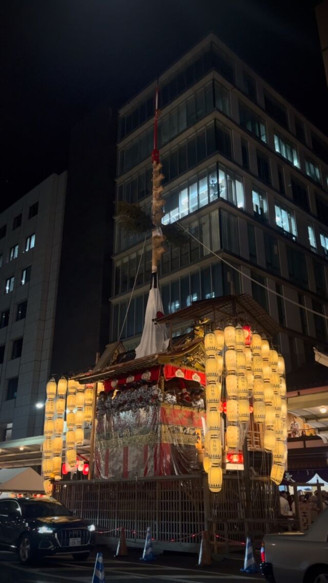 < 祇園祭 宵々々山の夜 >

#京都 #祇園祭 #宵々々山 #お囃子 #長刀鉾 #夜風 #提灯 
#kyoto #gionmatsuri